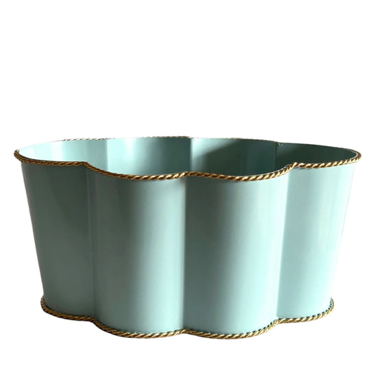 Rounded Scalloped Planter | Large | Powder Blue
