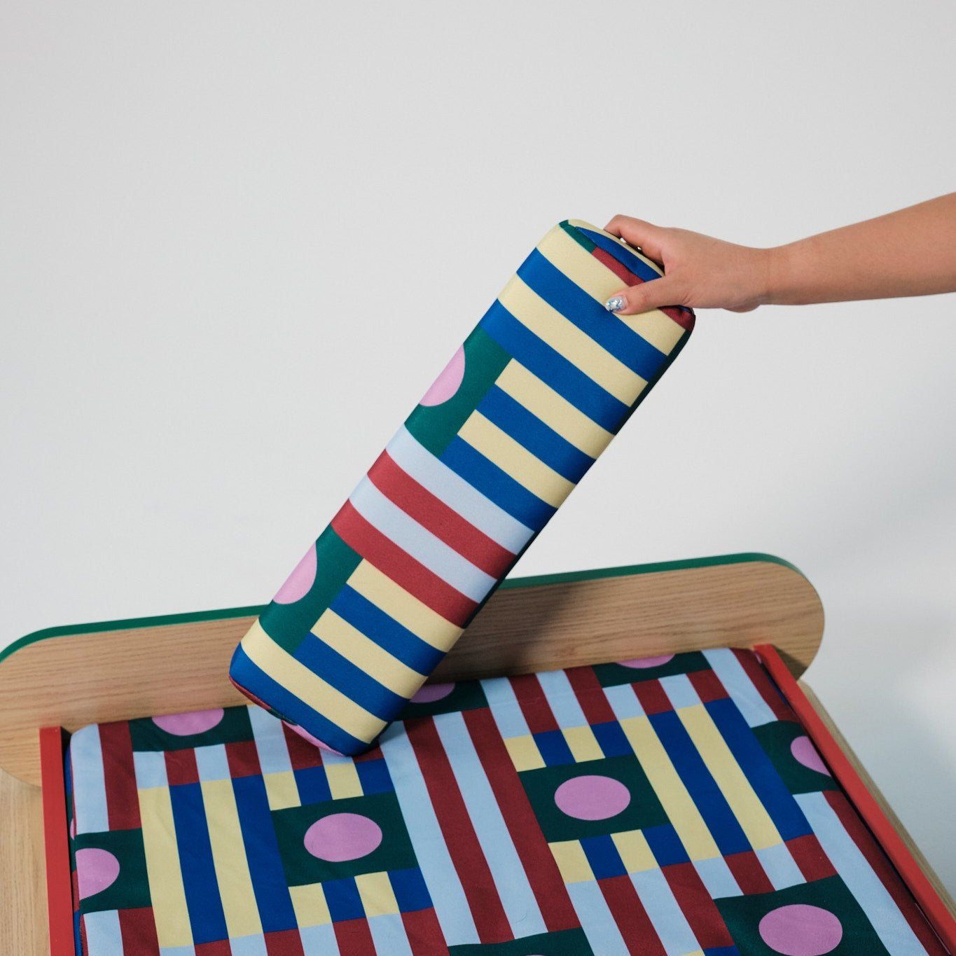 The Leo Bed – Modern Elevated Dog & Cat Bed