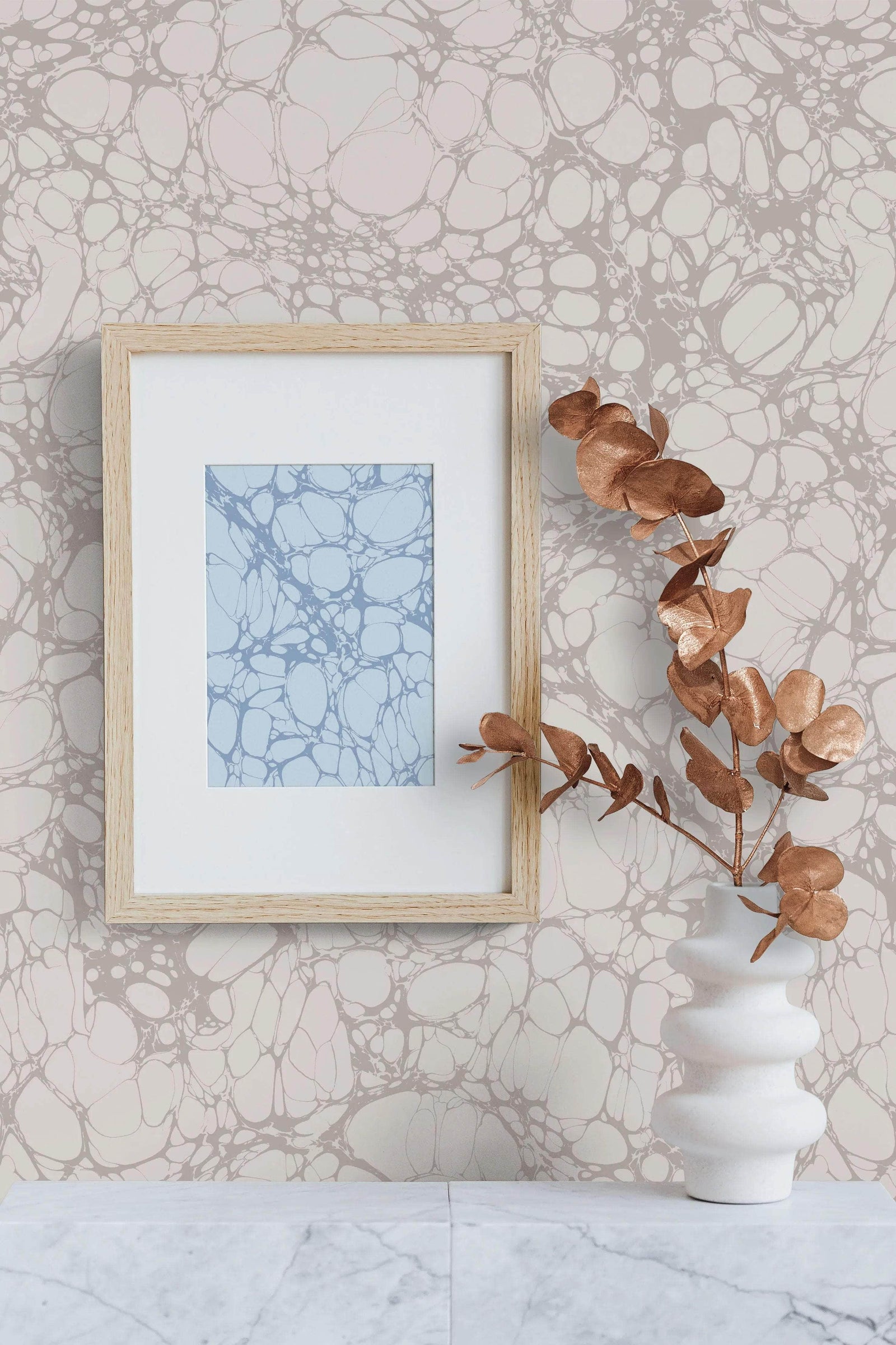 Marbled Wallpaper - 'Moucheté' Col: Silver Ghost - Mica Coated Non-Woven