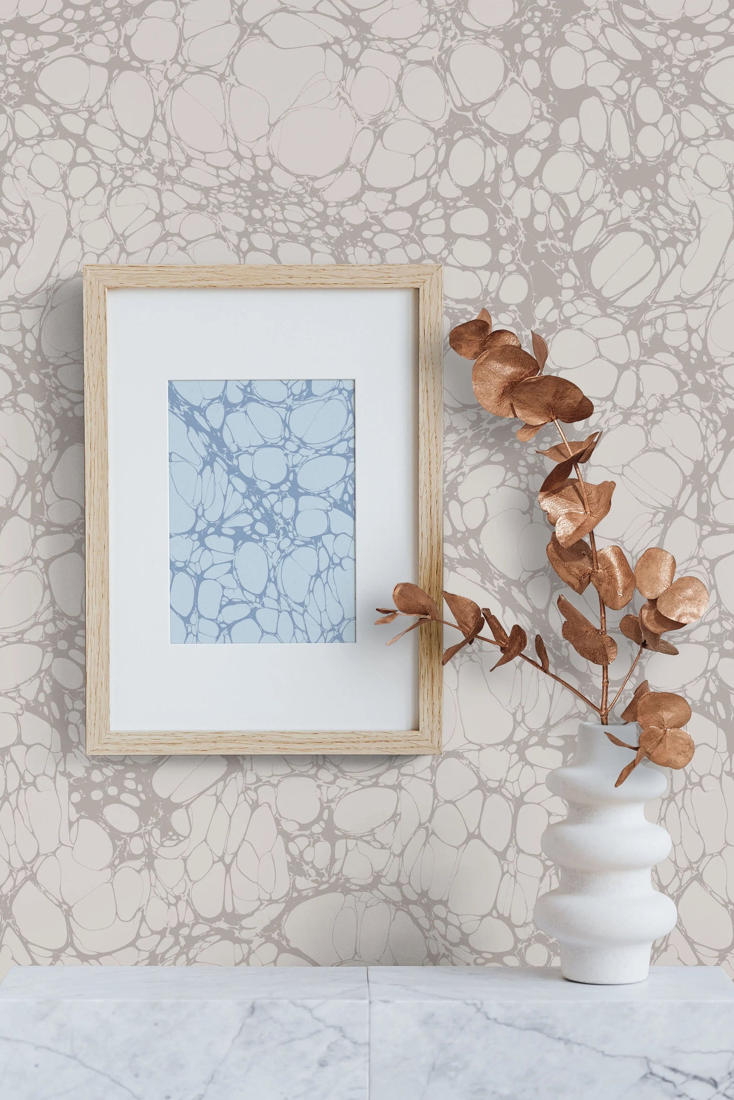 Marbled Wallpaper - 'Moucheté' Col: Silver Ghost - Mica Coated Non-Woven