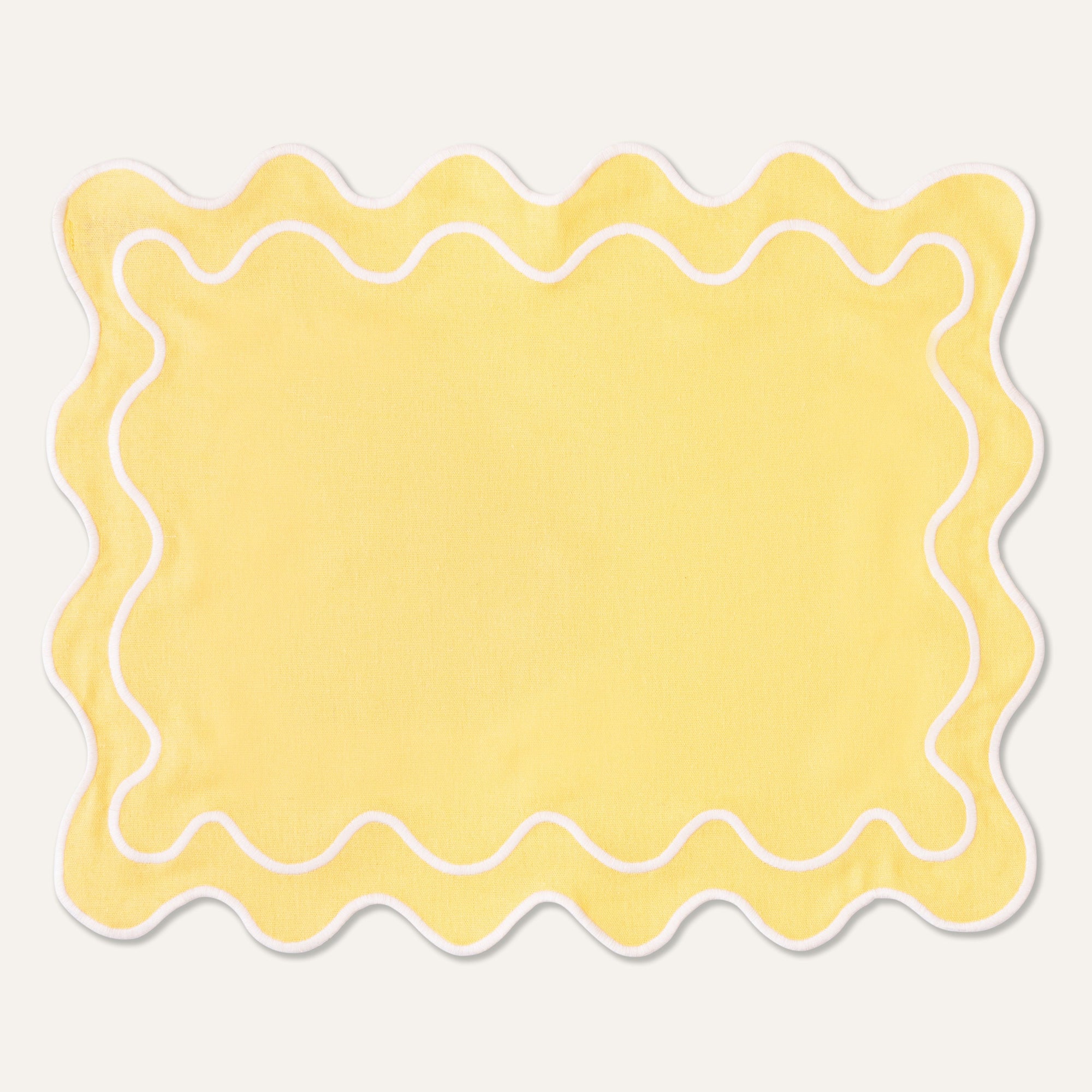 Set of Wavy Placemats in Yellow/White Linen Mix