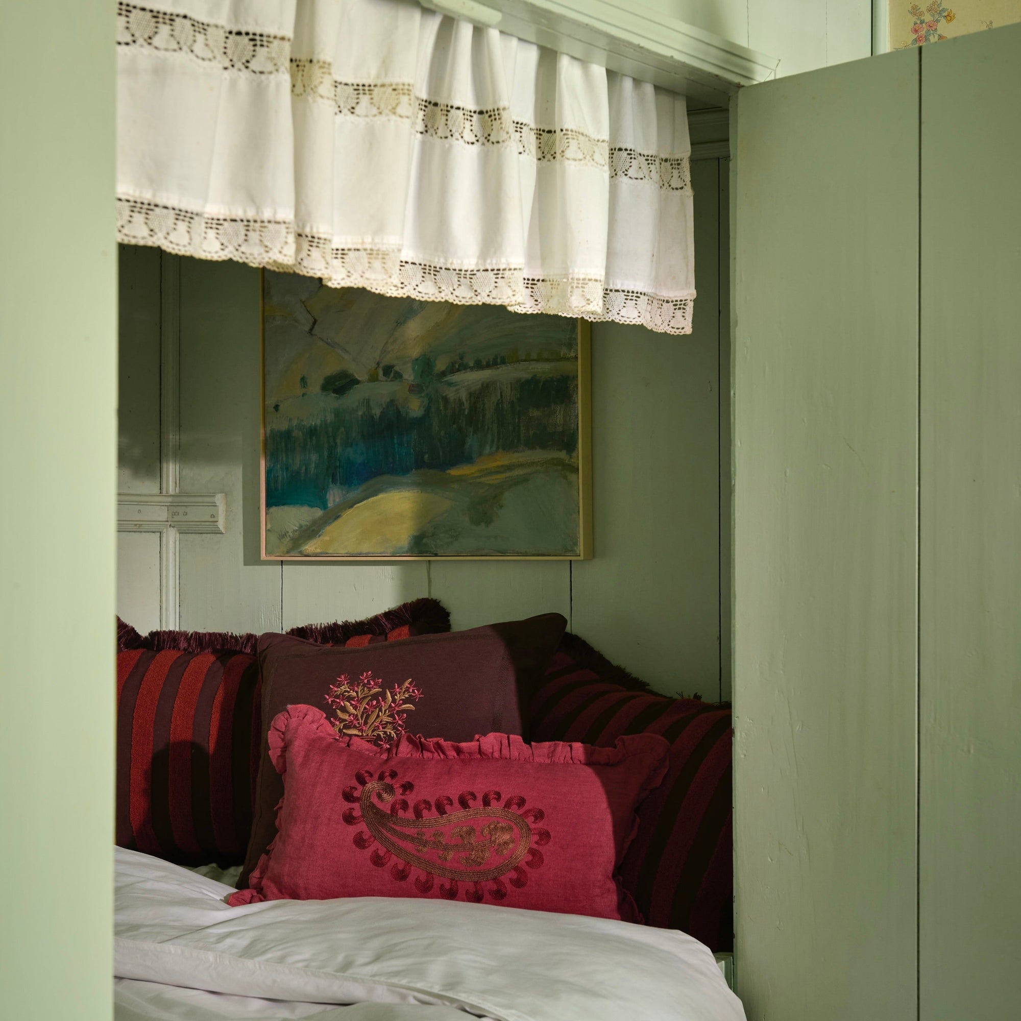 Cushion Jackie Chocolate & Coral