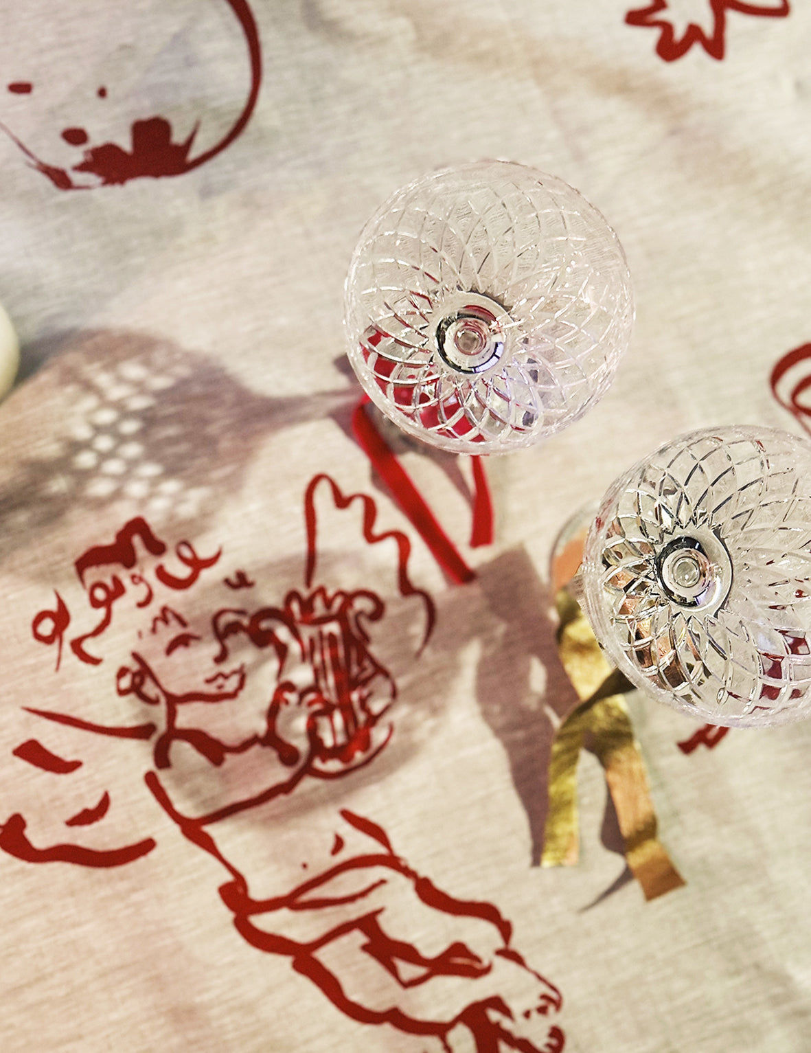 Cherubs & Reindeer Linen Tablecloth