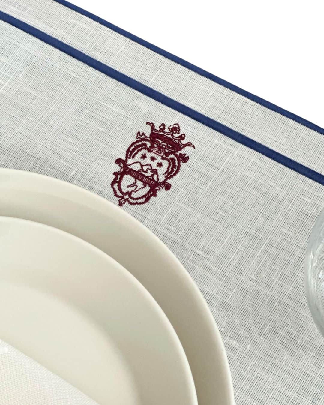 Sveva's Home Personalized Crest or Logo Linen Napkins and Placemats Set of 4