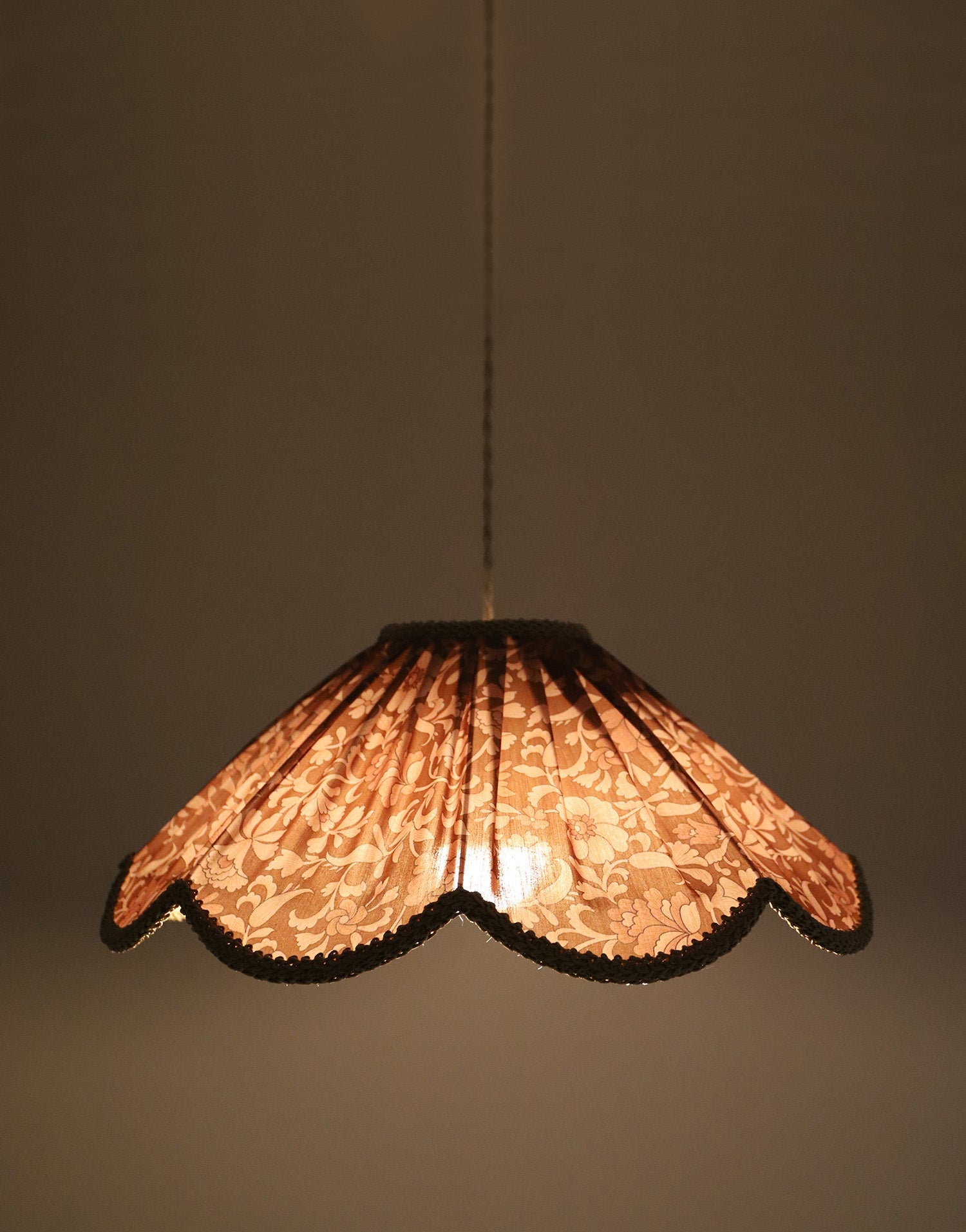 Françoise Floral-Shaped Pendant Light 'Auburn Flowers' Print