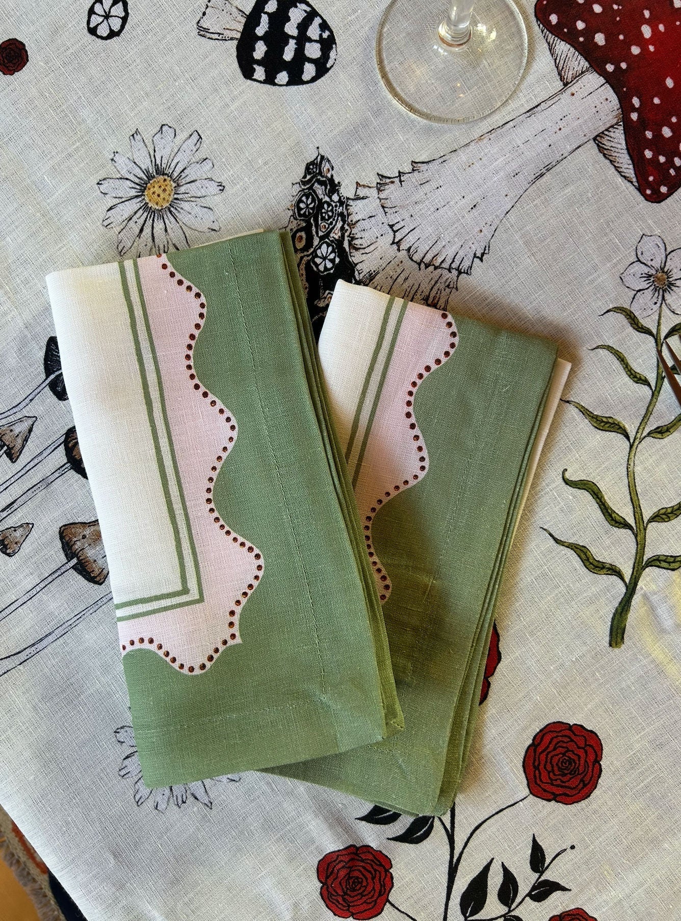 *Green and Pink Scalloped Linen Napkin