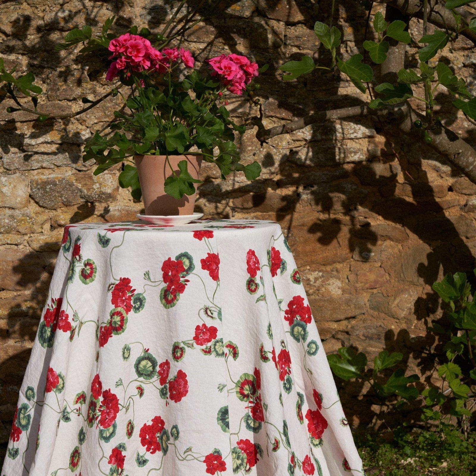 Geranium Linen Tablecloth