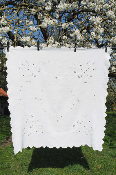 Vintage Linen Broderie Anglaise Tablecloth