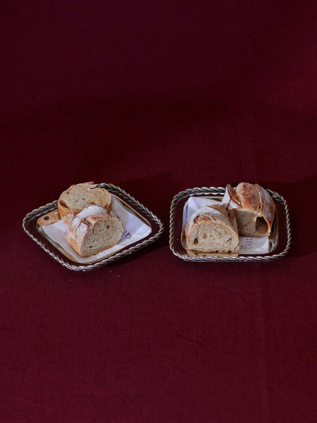 Twirl Bread Tray with Linen Napkin
