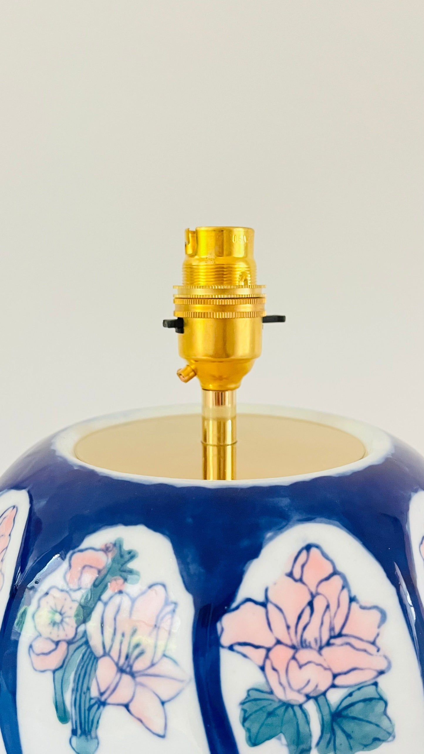 Antique Chinese Table Lamp
