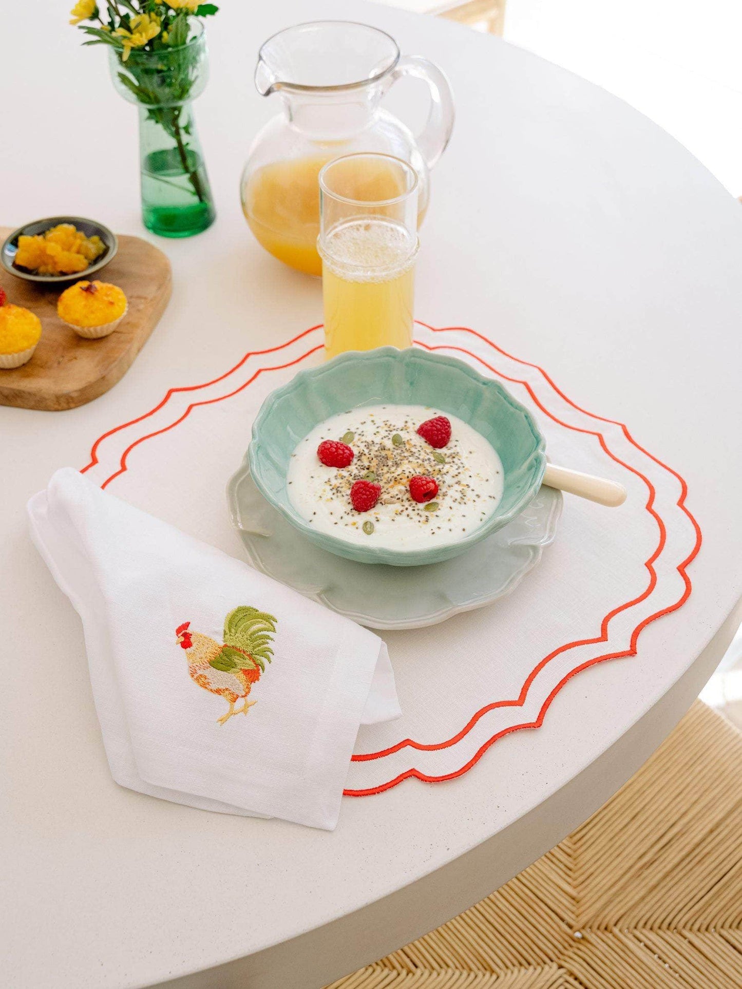 Greta Placemat, White with Orange – Anti-Stain