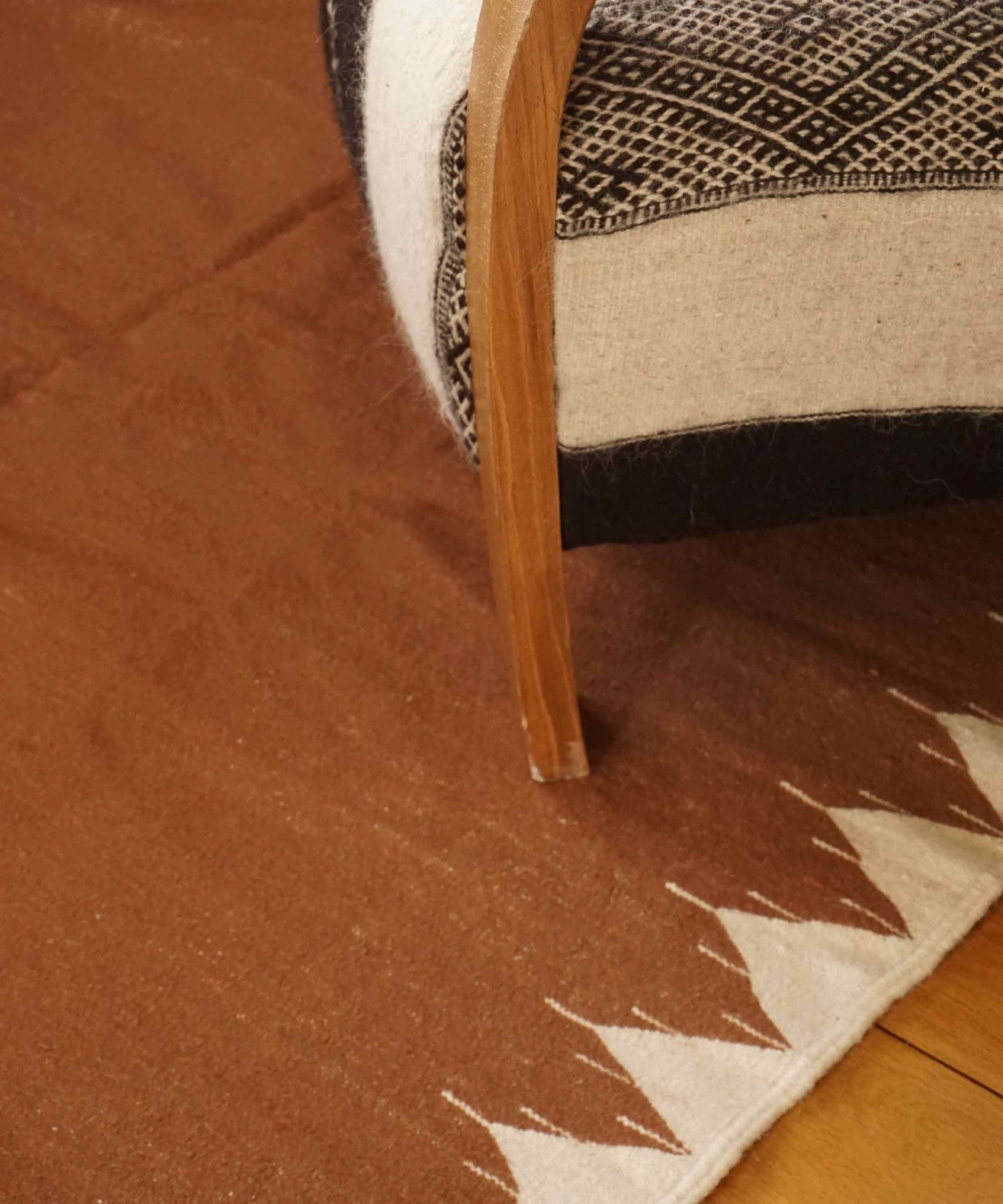 ULTMA-M Rug 320/ 210 cm
