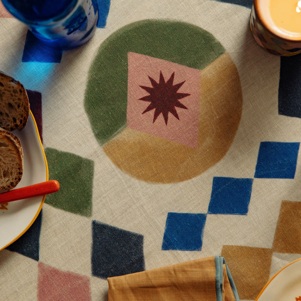 The Good Tablecloth
