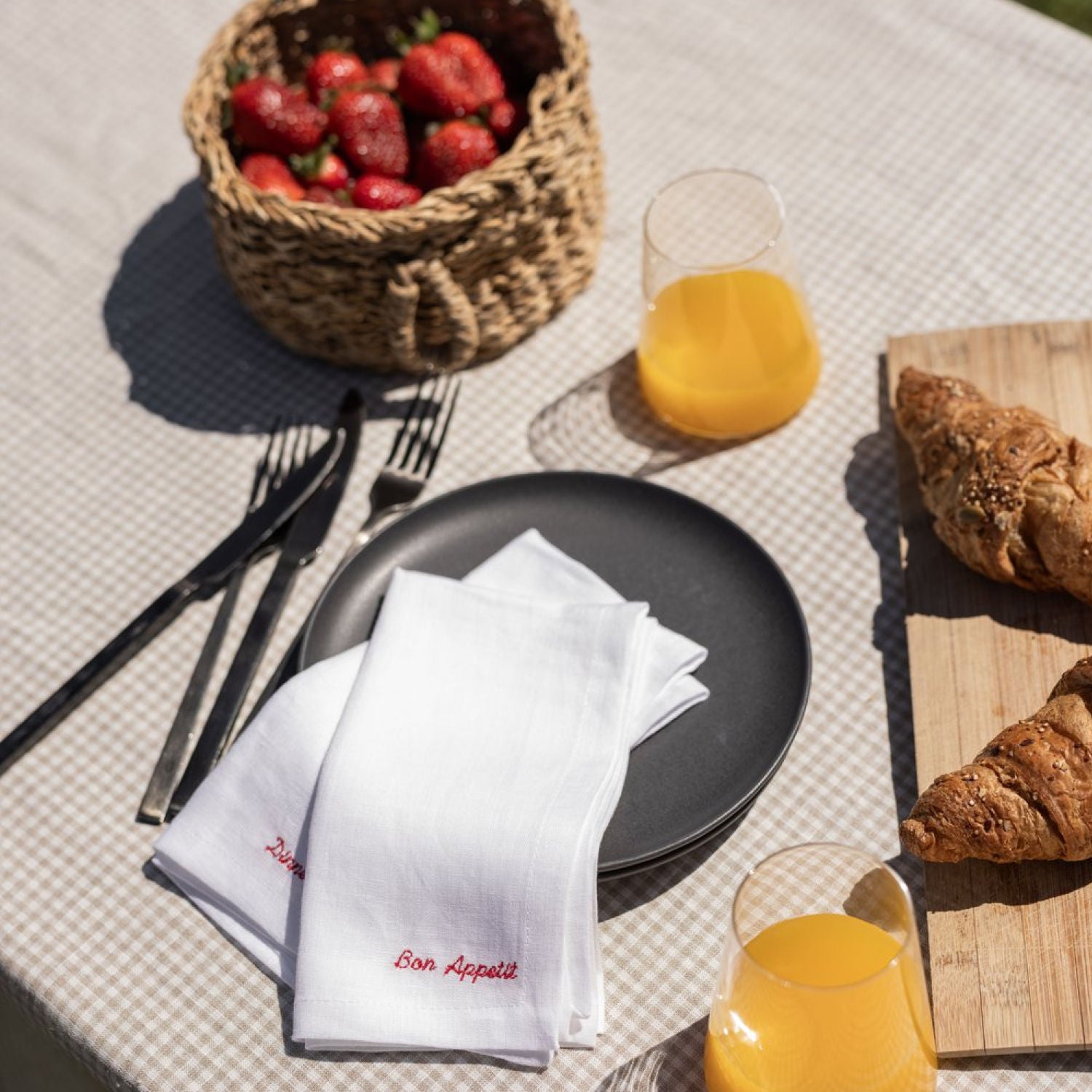 Embroidered Linen Napkins (Set of 2) – “Bon Appétit” & “Dinner Time” Edition