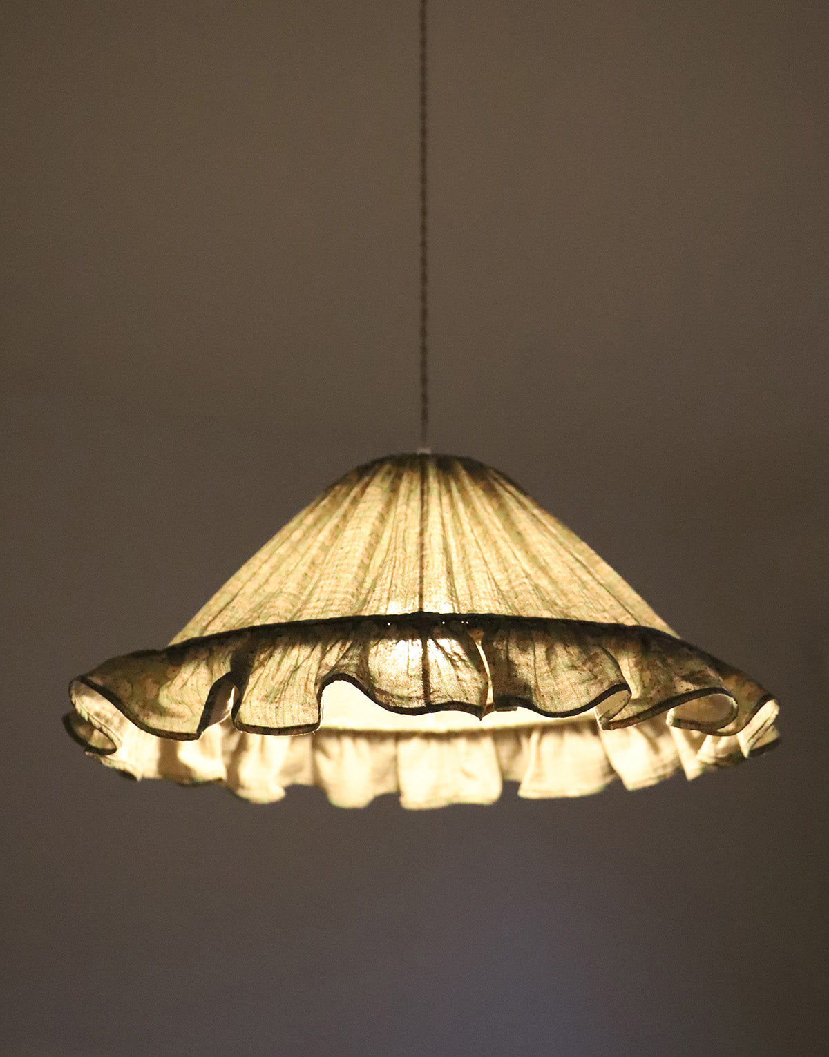 Conical Pendant Light With Ruffle Emilia “Petits Hérissons”