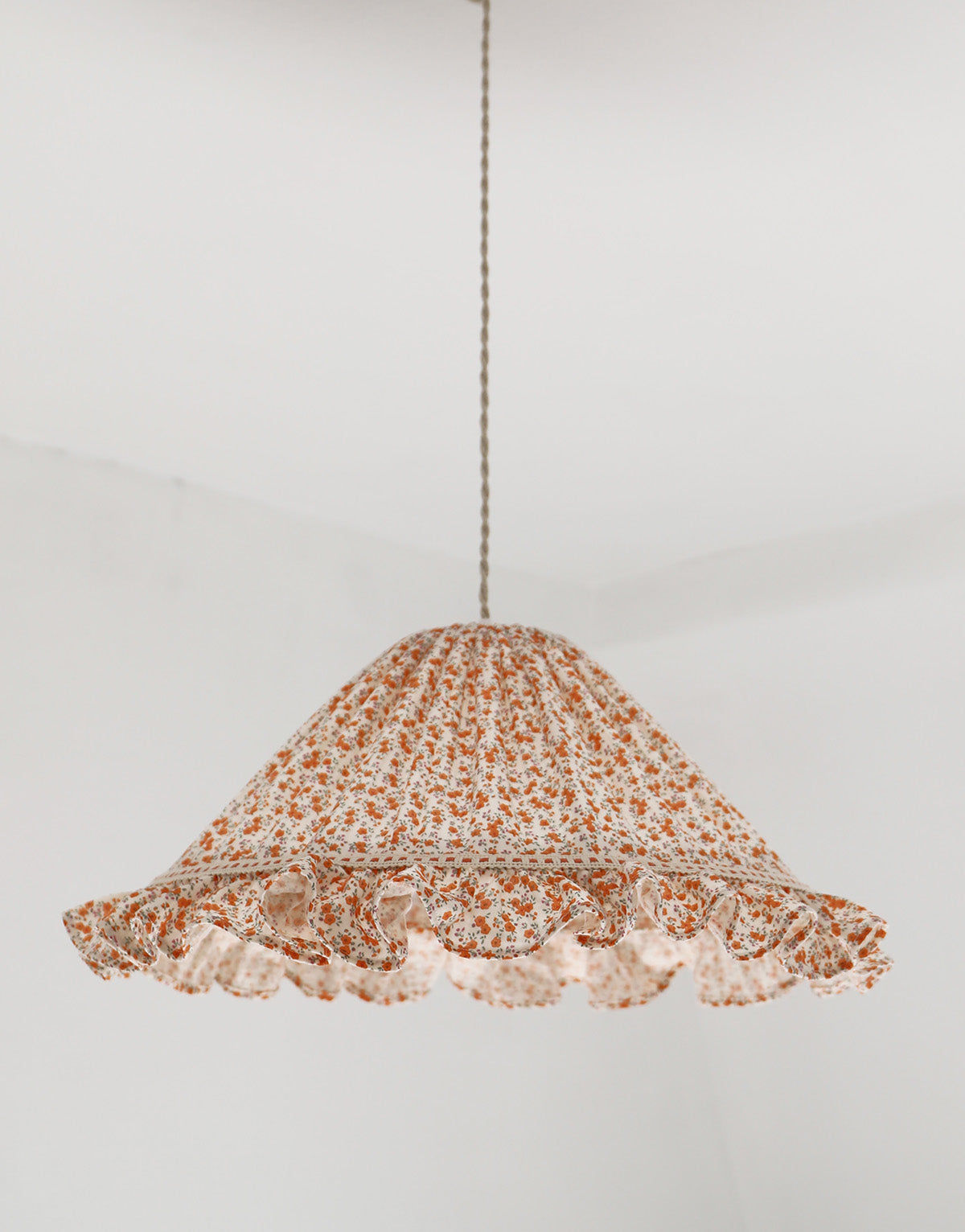 Conical Pendant Light With Ruffle Emilia “Fleurettes”