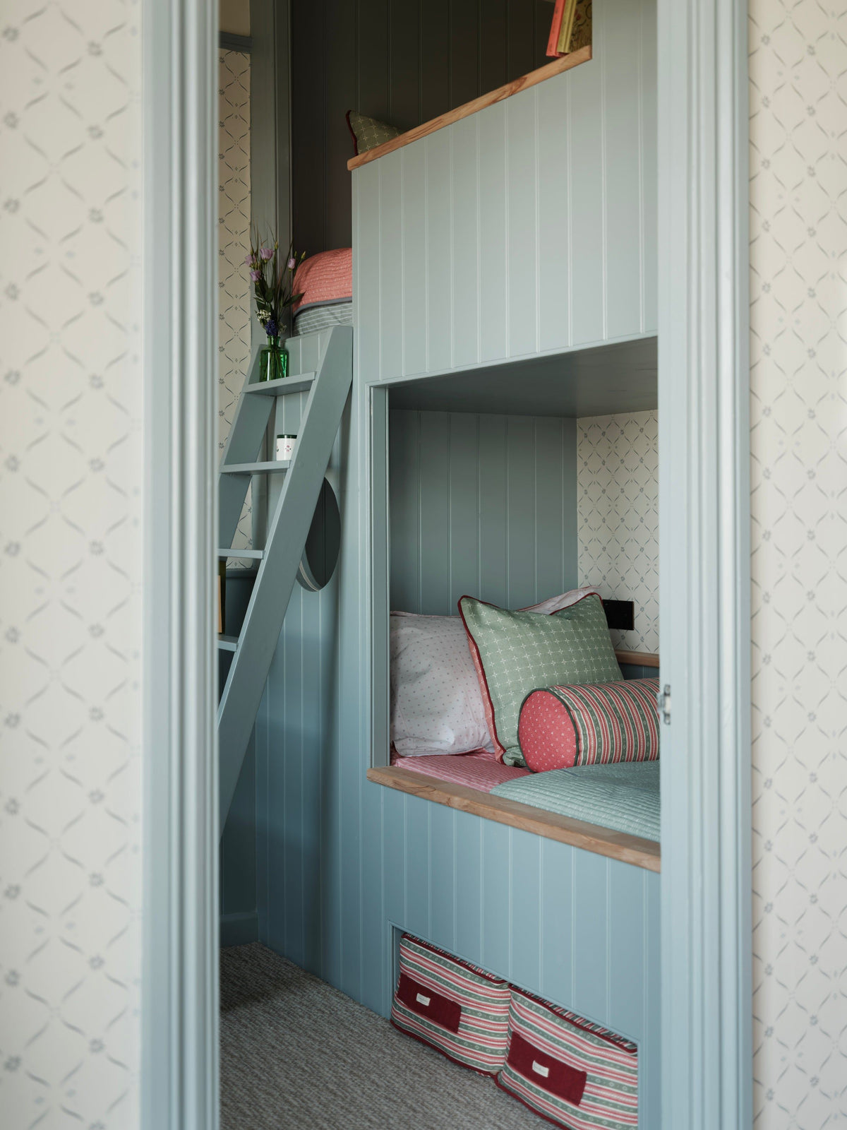 Edelweiss Trellis Wallpaper - Loden Blue and Alpine Green on White