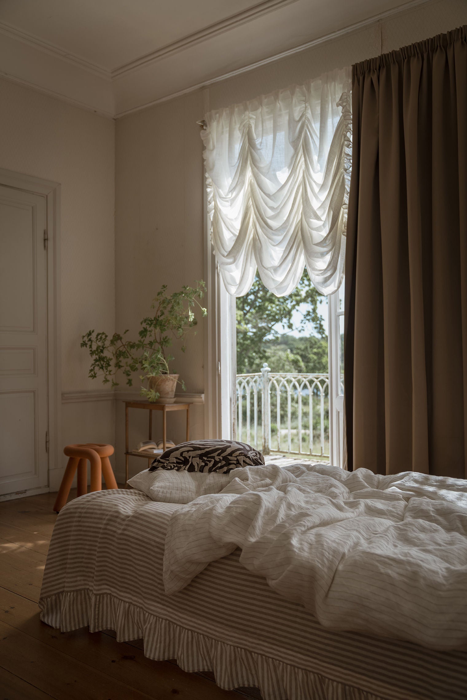 Frill Cushion Zebra
