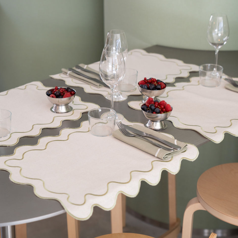 Wavy Linen Napkins Sage Green/White - Set of 2