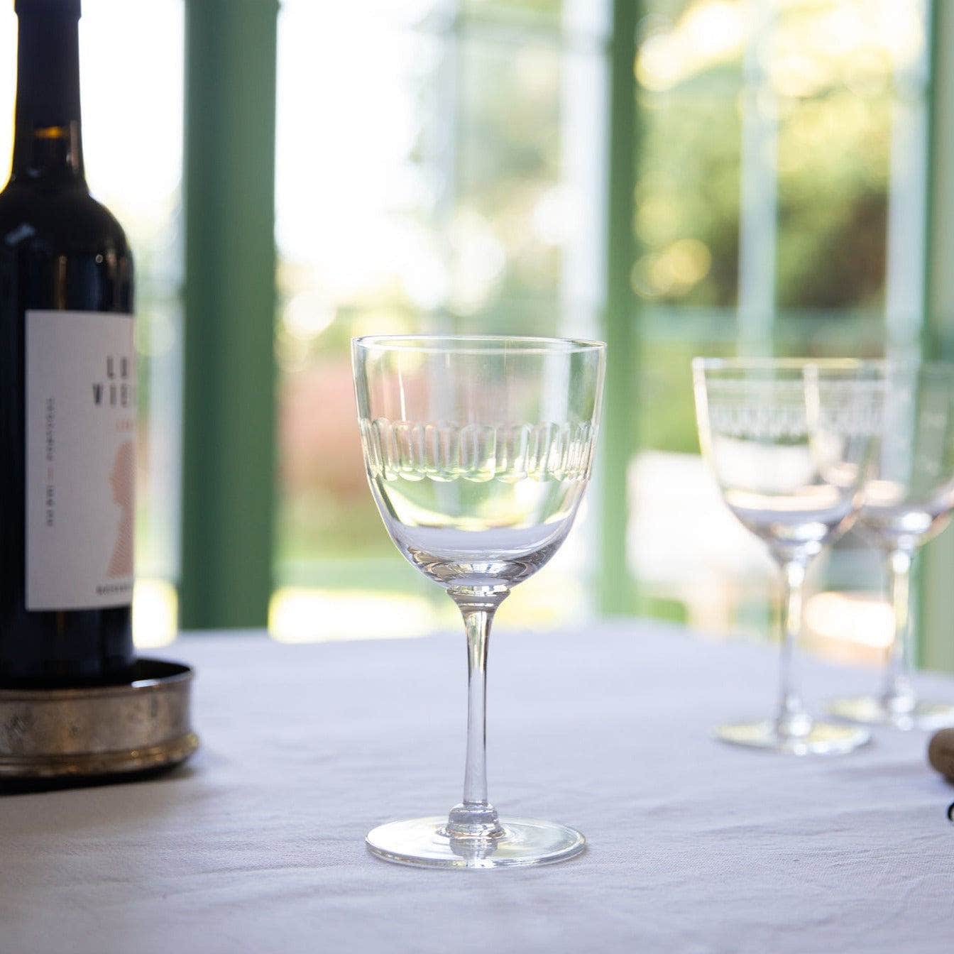 Large Crystal Wine Glasses with Lens Design
