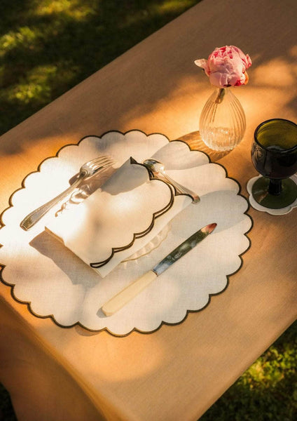 The White and Forest Green Linen Scalloped Round Placemats (Set of 2)