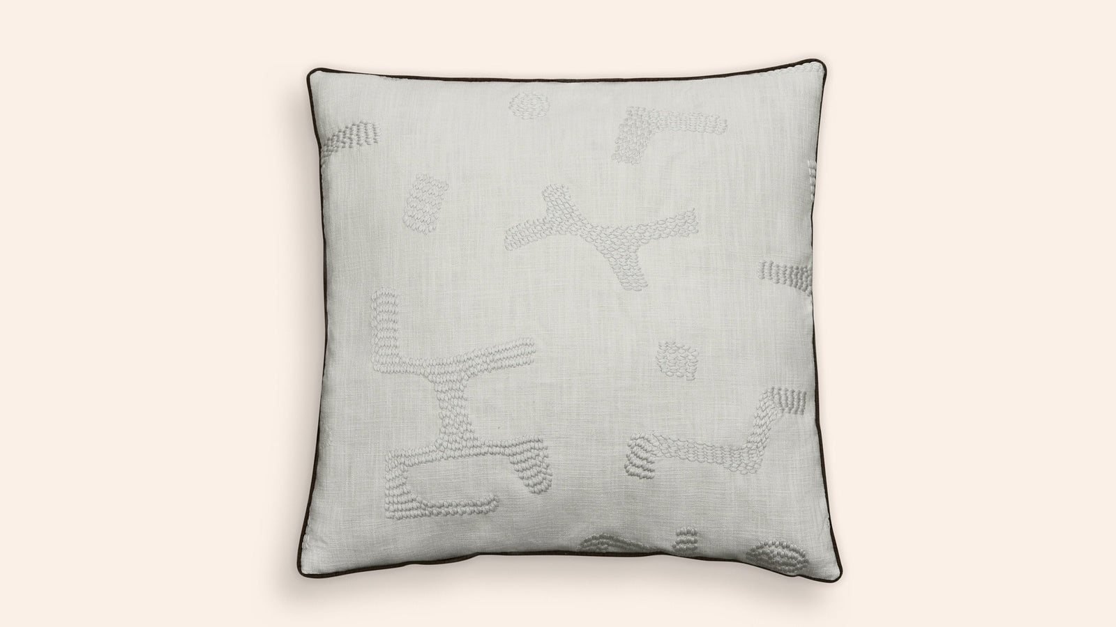 Raphia Cushion, Powder