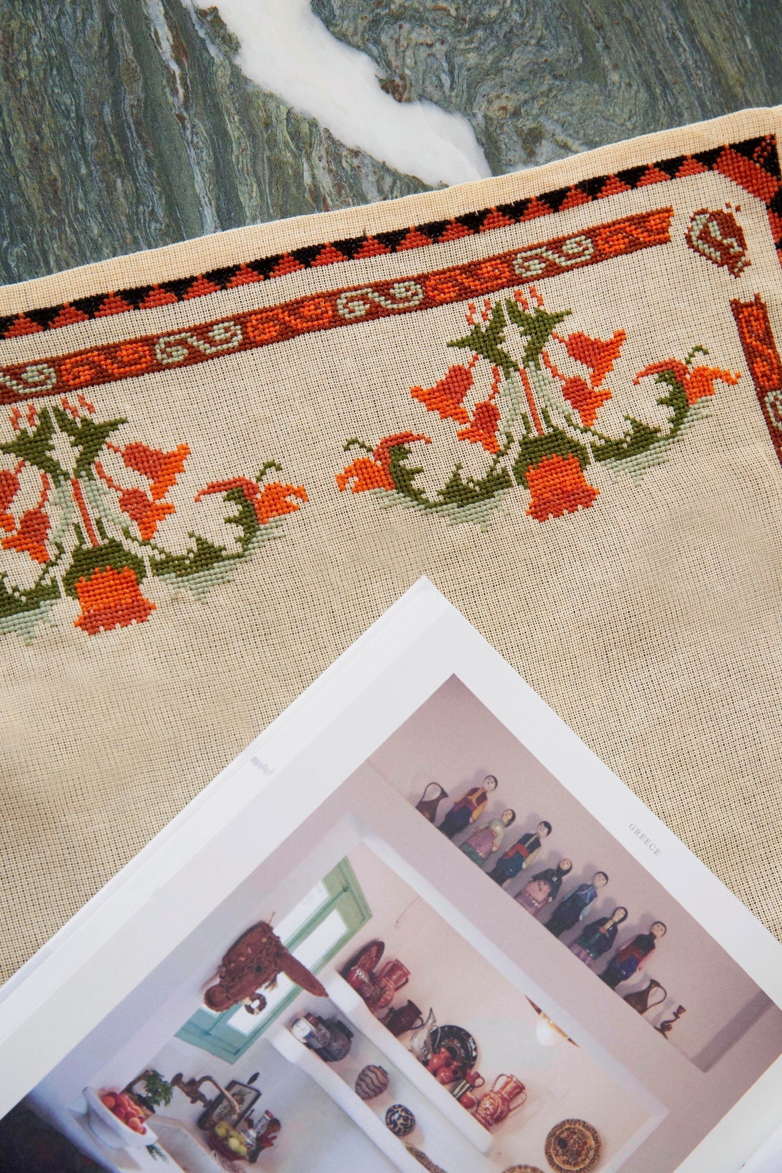 Trapeza Vintage Table Runner