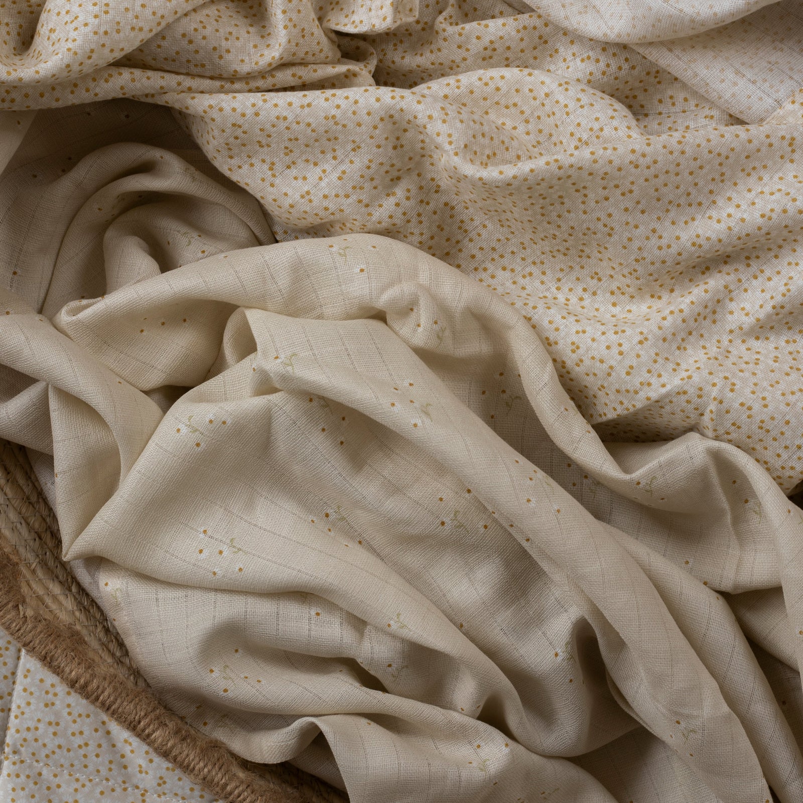Organic Cotton Baby Muslin Swaddles, Set of 2 - Wild Chamomile / Daisy Meadow