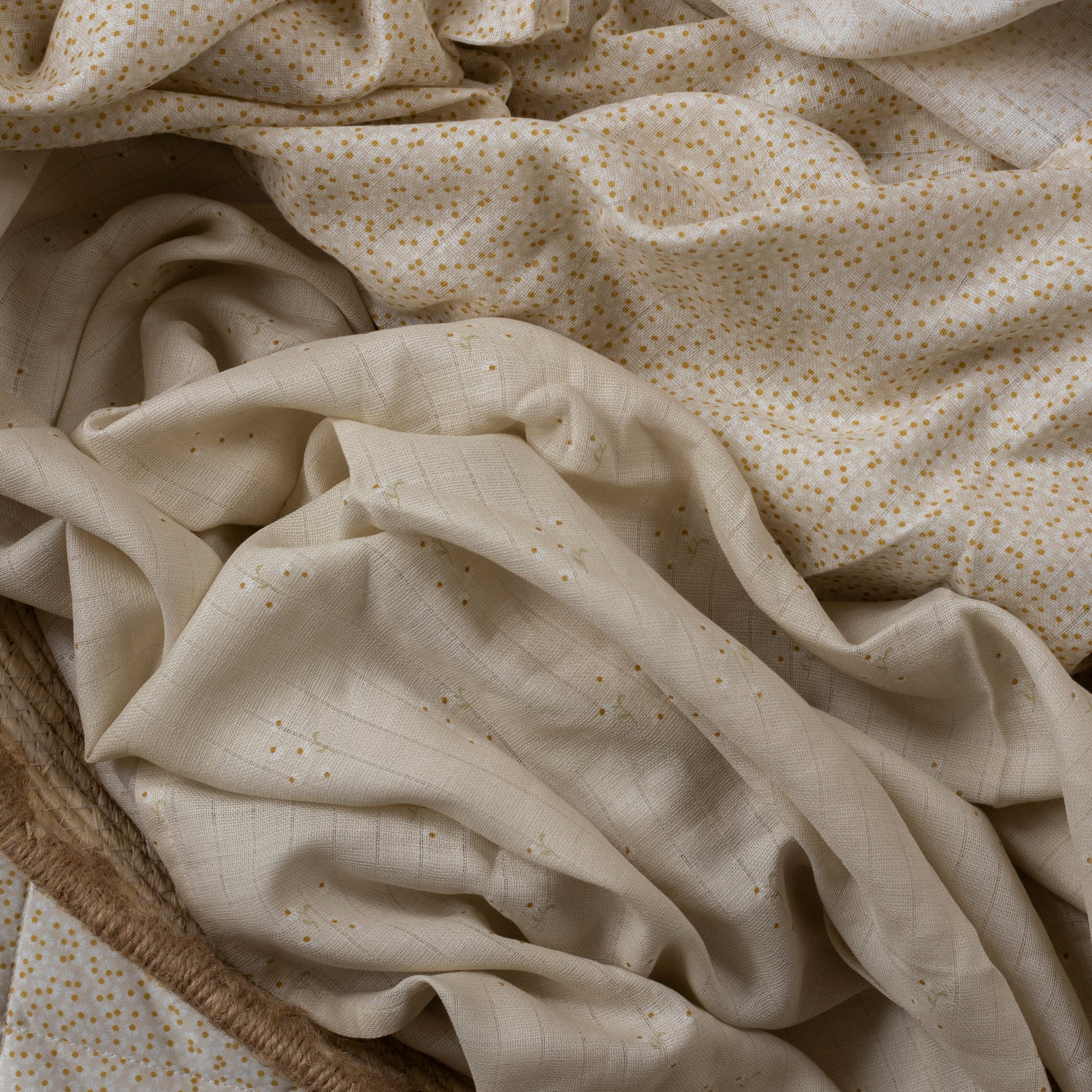 Organic Cotton Baby Muslin Swaddles, Set of 2 - Wild Chamomile / Daisy Meadow