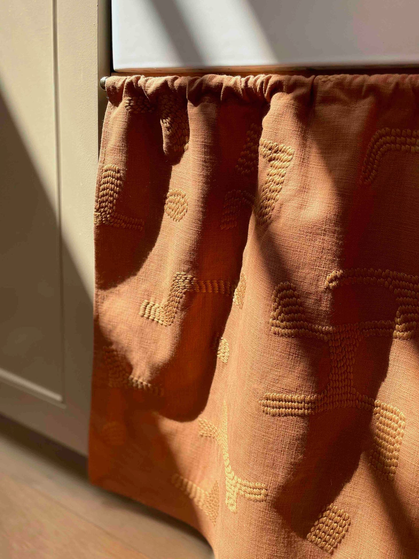 Raphia, Tobacco, Metre