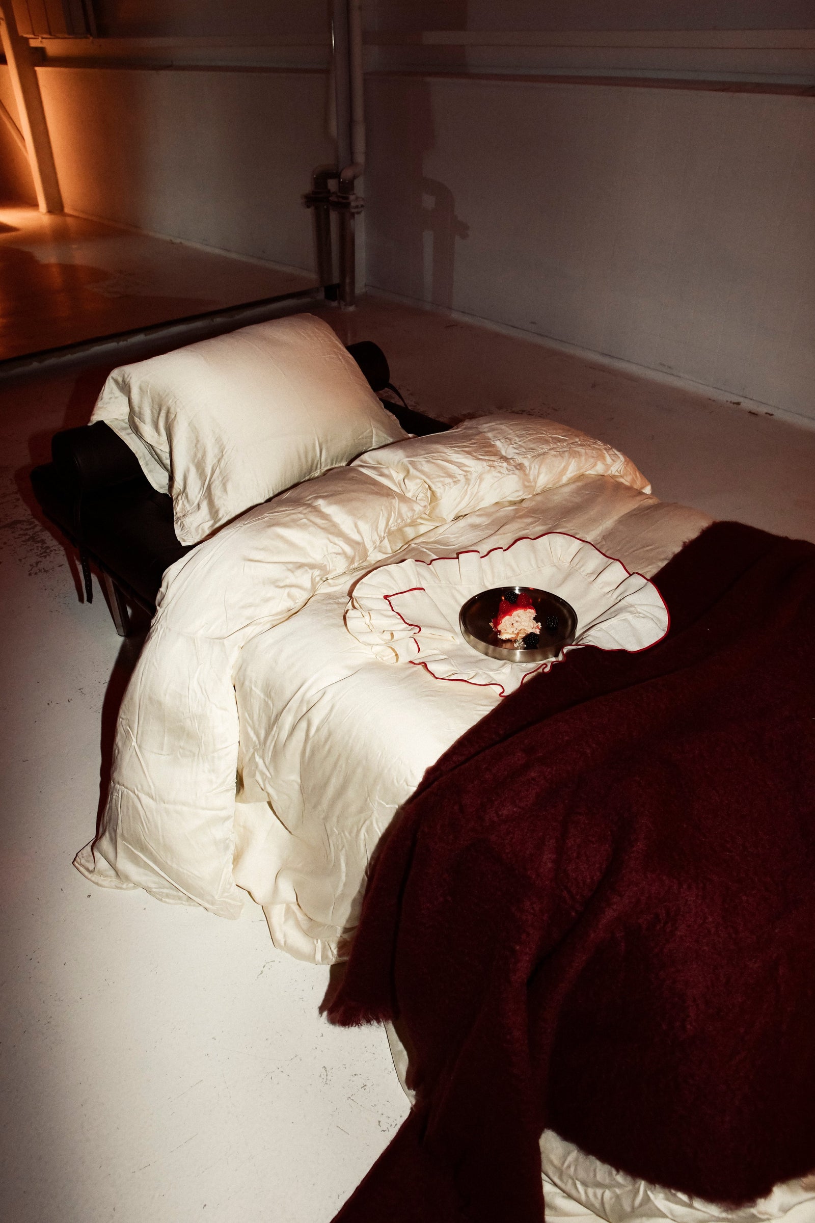 Placemats Frills Creme/Red Linen Blend - Set of 2