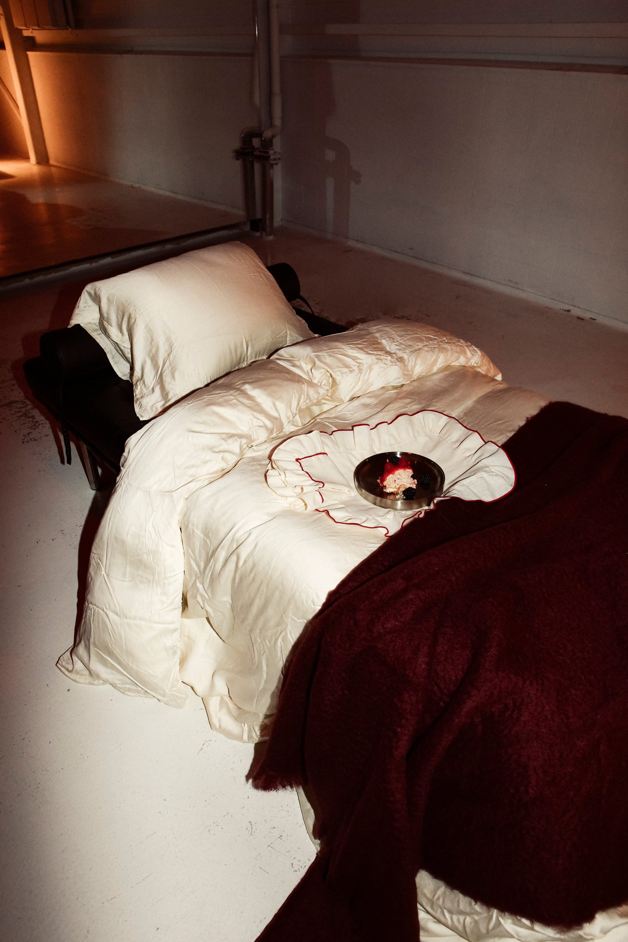 Placemats Frills Creme/Red Linen Blend - Set of 2