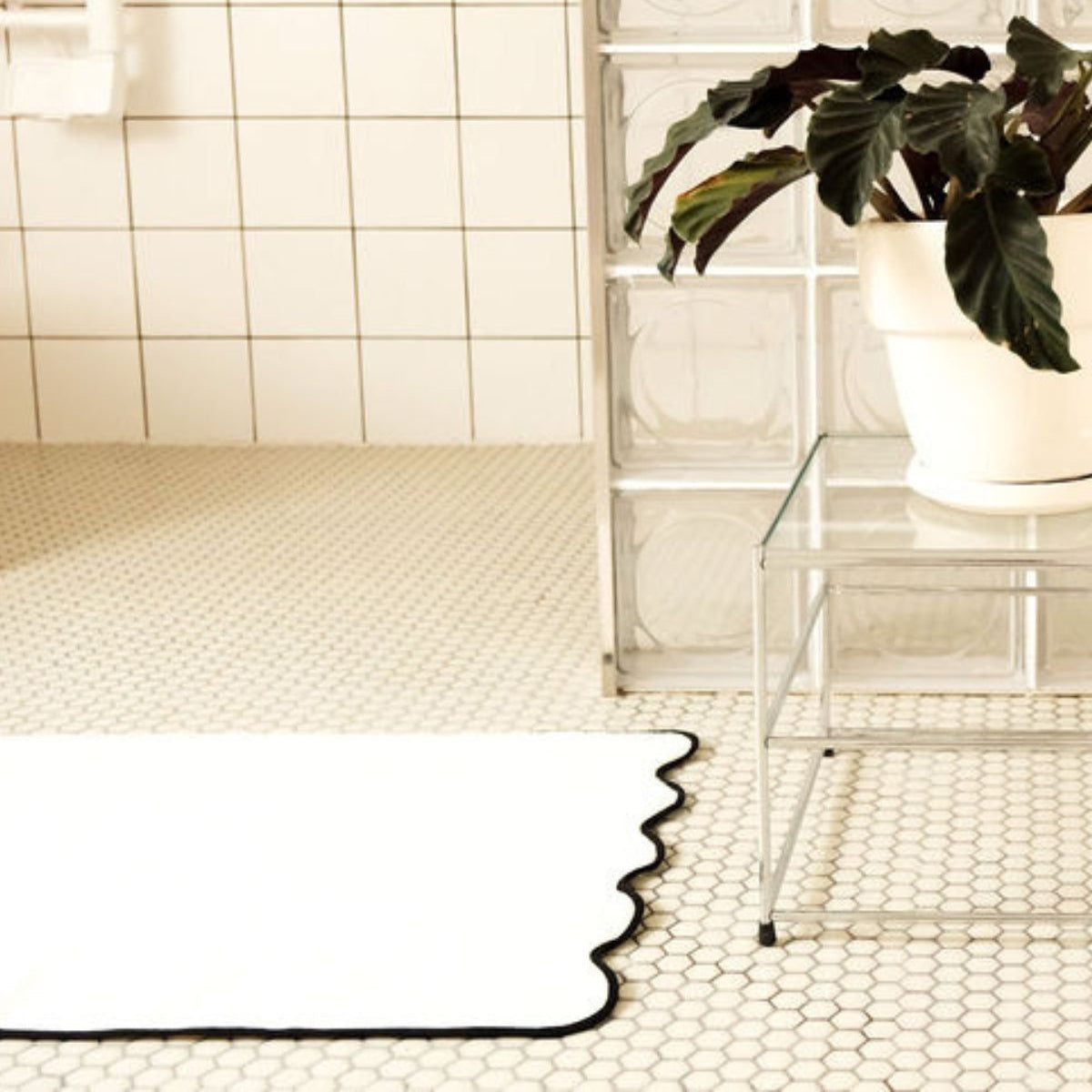 Ivory & Black Cotton Wavy Bath Mat