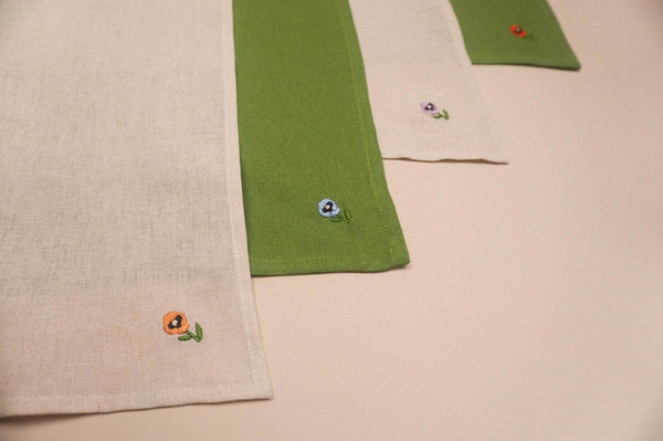 Winter Pansy Napkins (Set of 4)