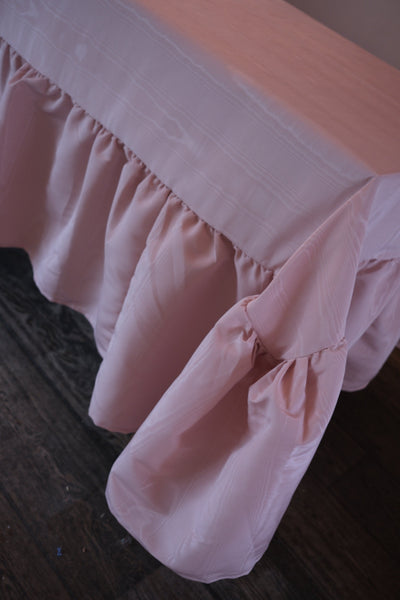 Maggie Ruffled Tablecloth - Pink Moire 350x150 cm