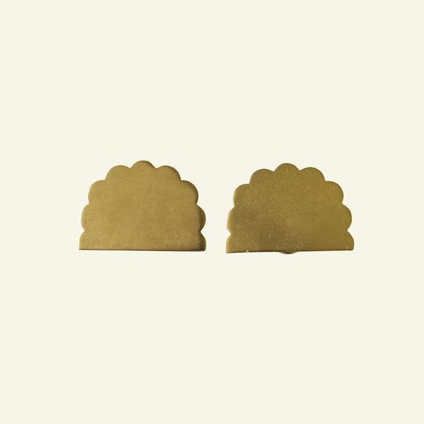 Scallop Knob, Lacquered Brass