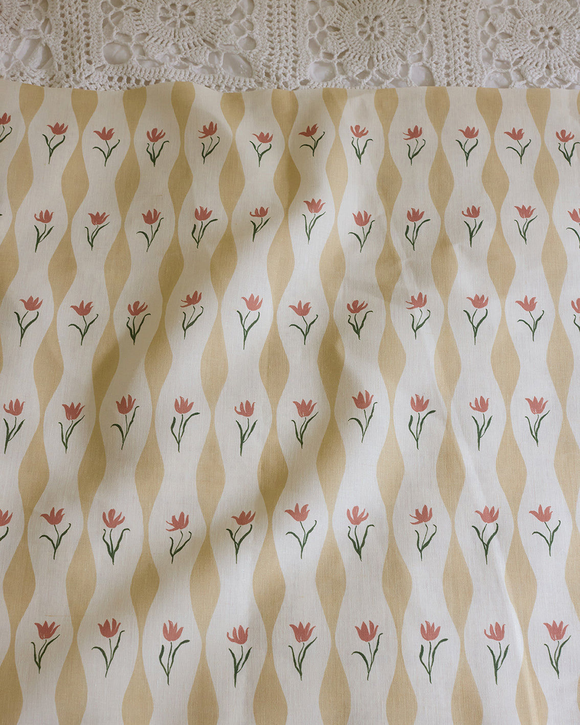 Tulip Wave Linen - Straw