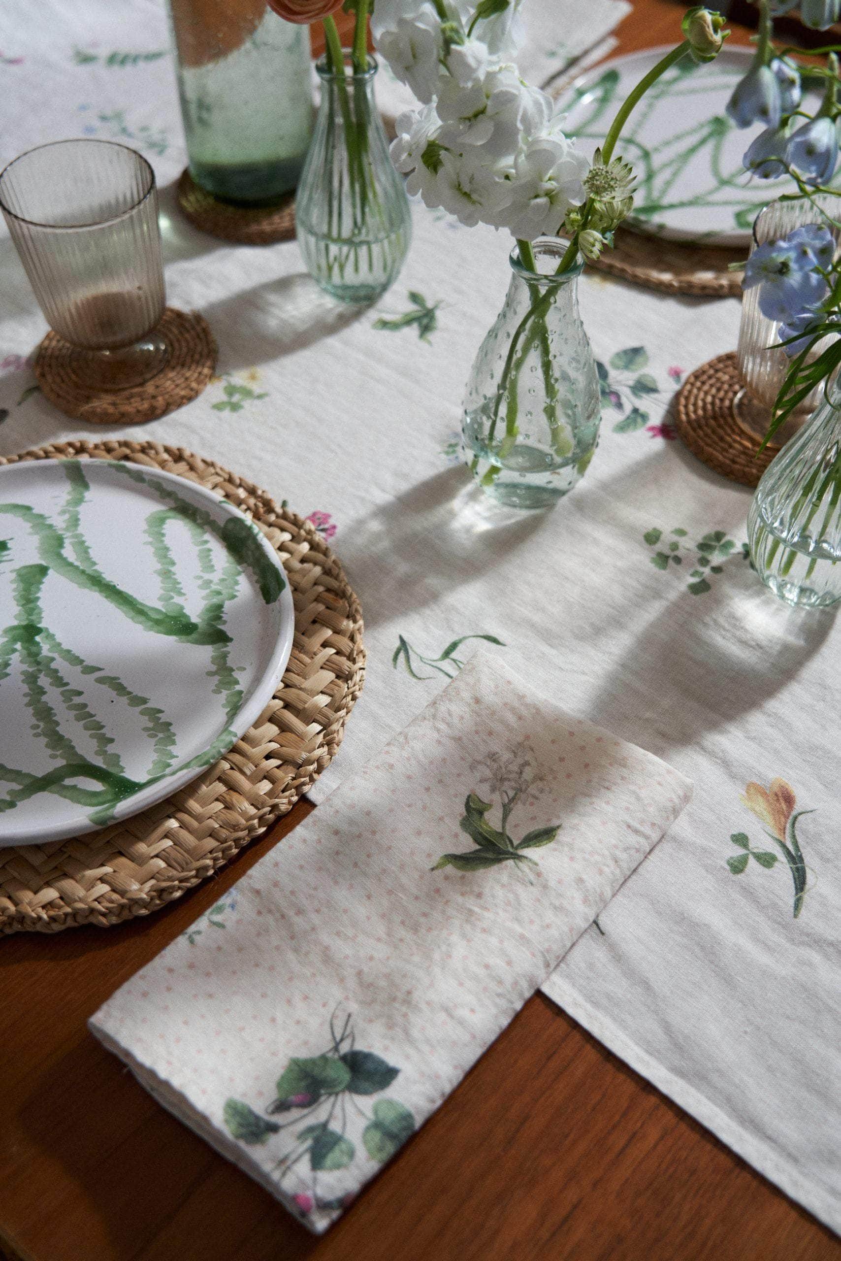 Signs of Spring Linen Runner