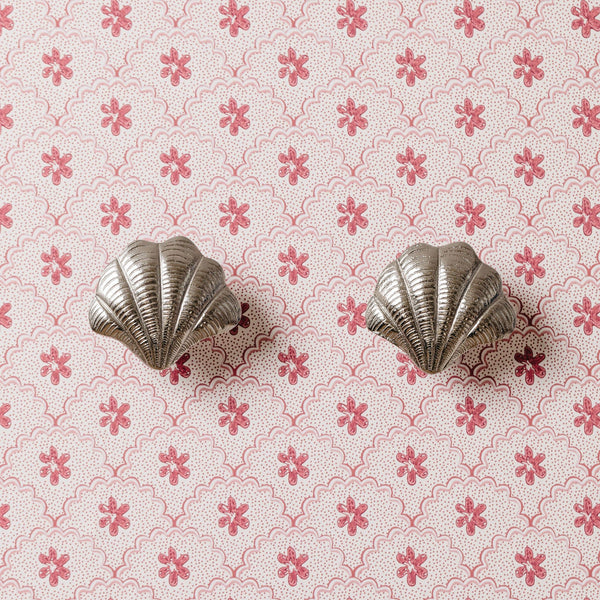 Curved Shell Knob, Anqtiue Brass