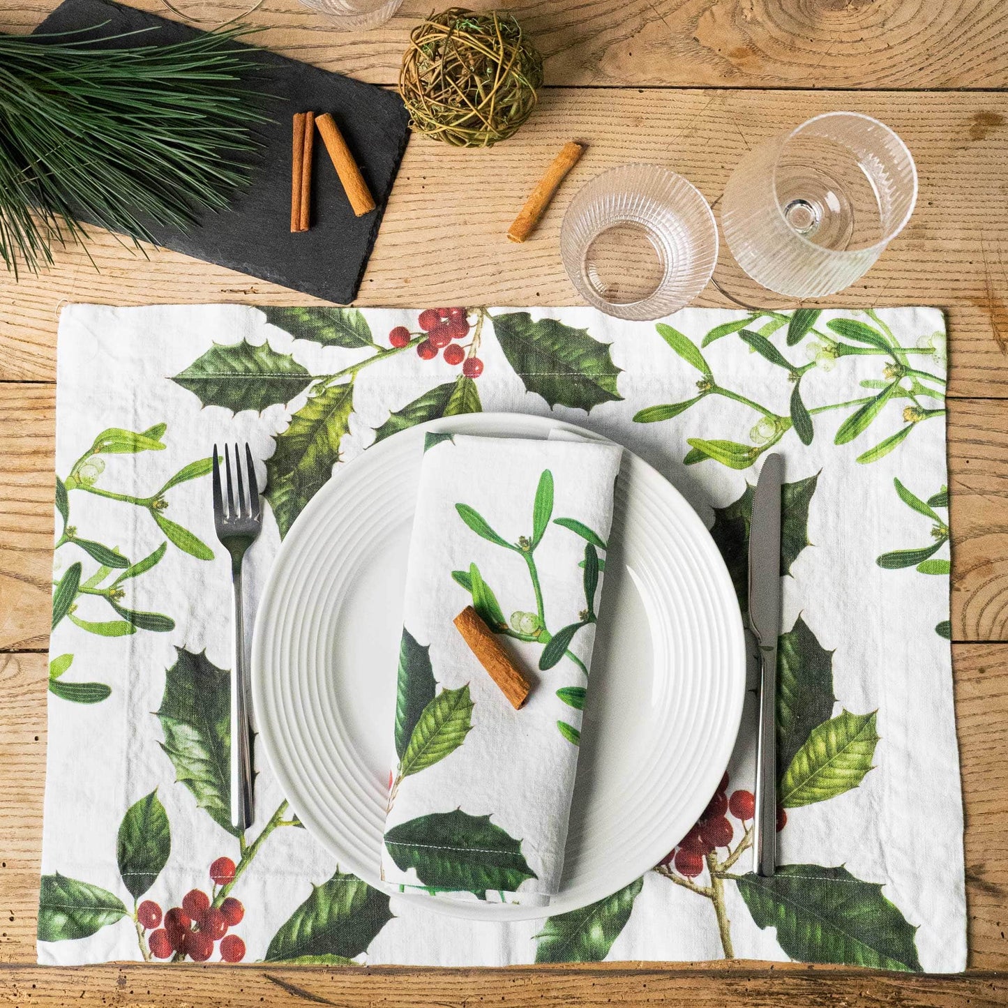 Linen Placemats HOLLY & MISTLETOE Set of 2 White