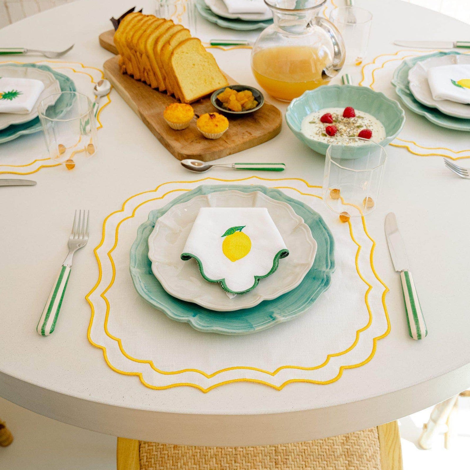 Greta Placemat, White with Yellow - Anti-Stain