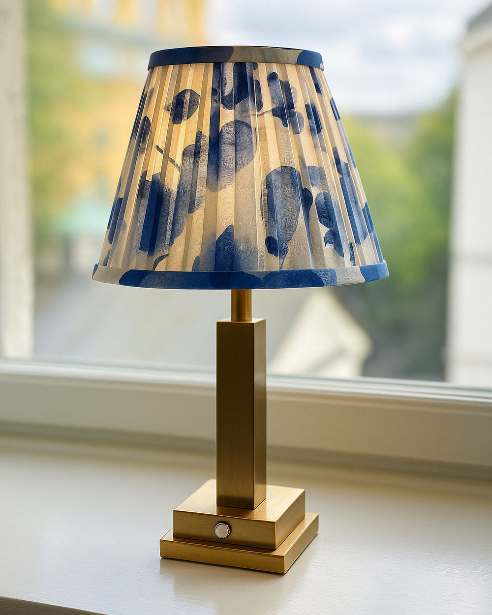 Athena Slim Rechargeable Table Lamp (Blue Magnolia)
