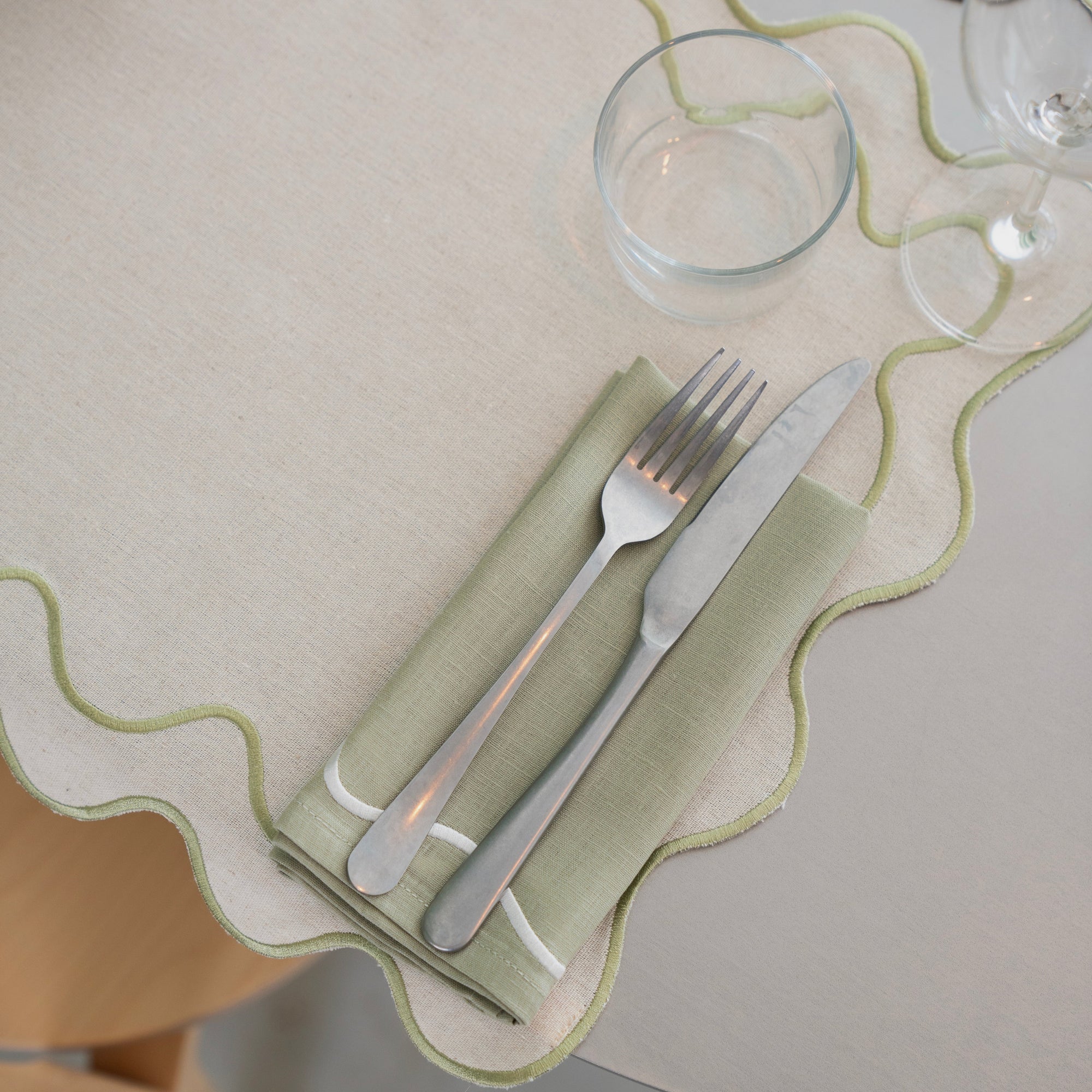 Wavy Linen Napkins Sage Green/White - Set of 2