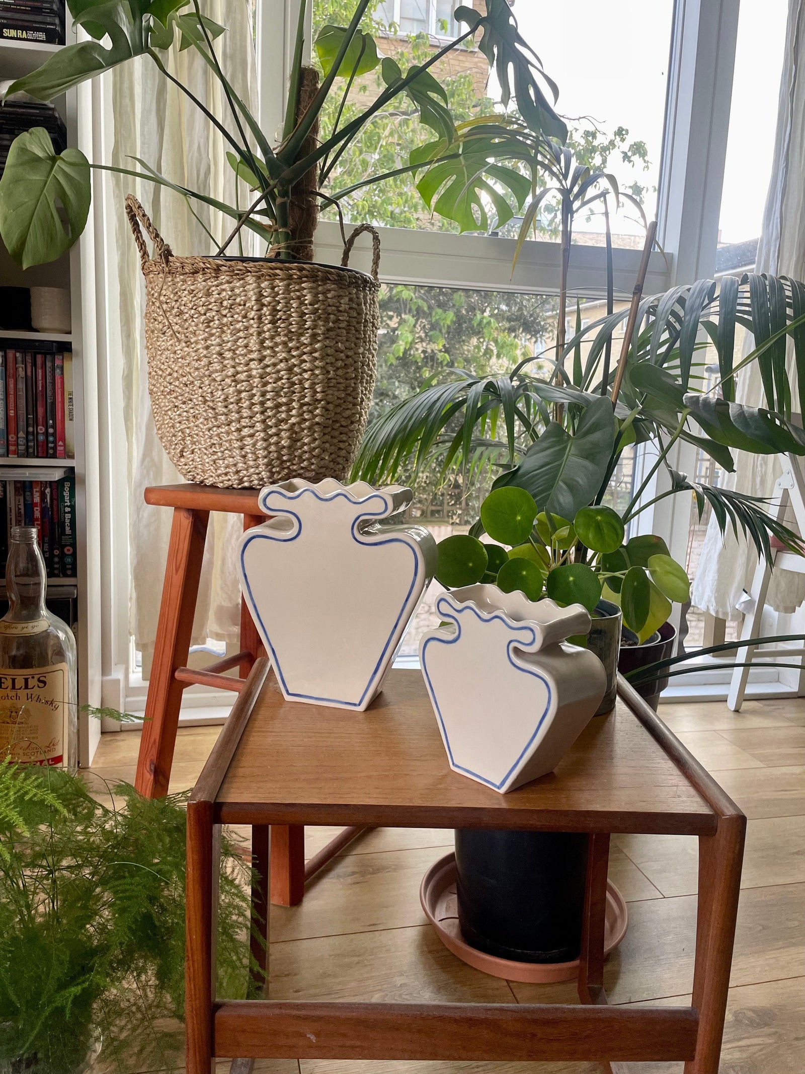 The Outline Vase