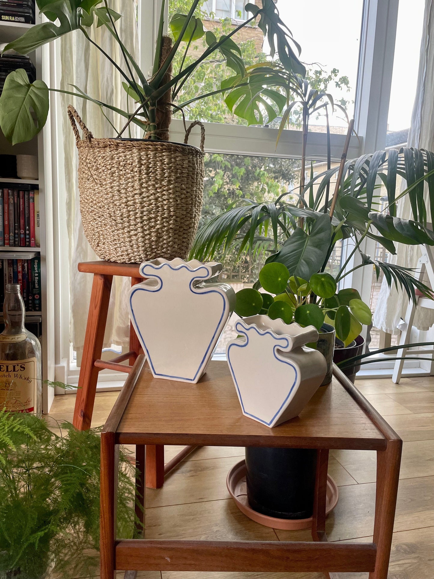 The Outline Vase