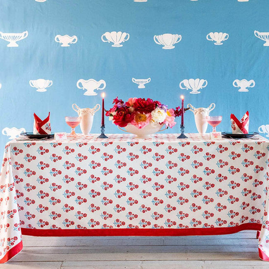 Flower Table Linen Set  - 1 x Tablecloth & 4 x Napkins