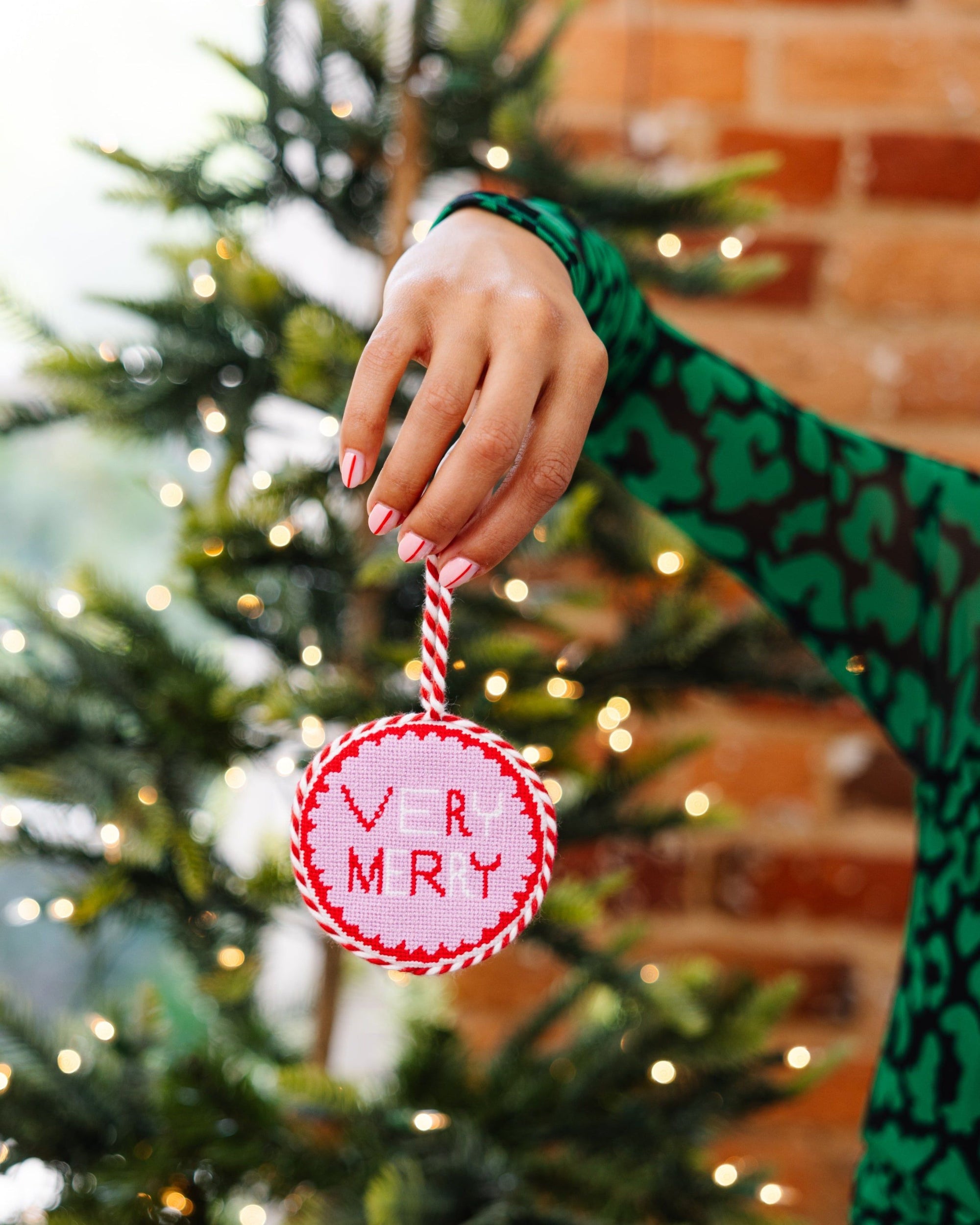 Needlepoint Ornament - Very Merry