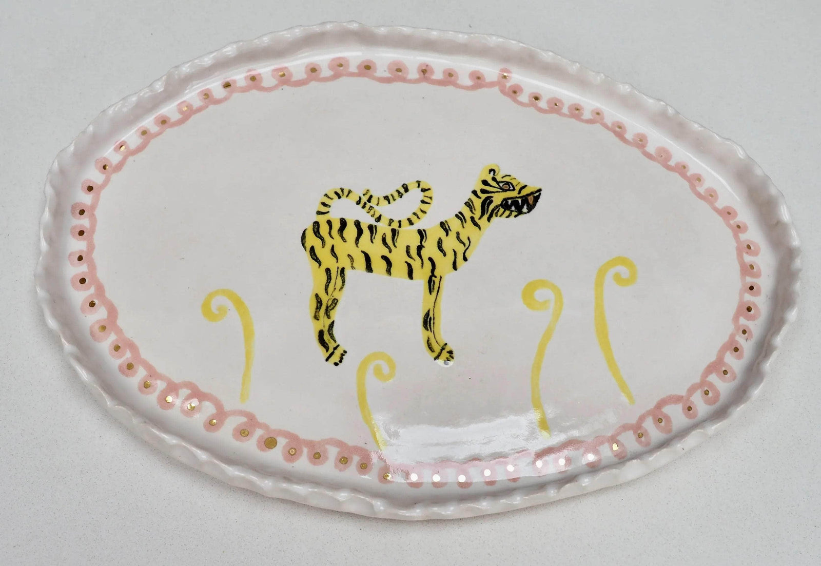 Decorative Handmade Ceramic Oval Tiger Plate