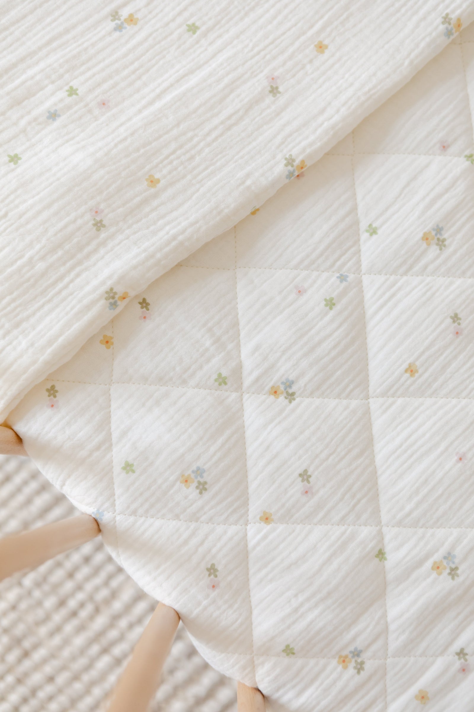 Soft Quilt Blanket – Daisies