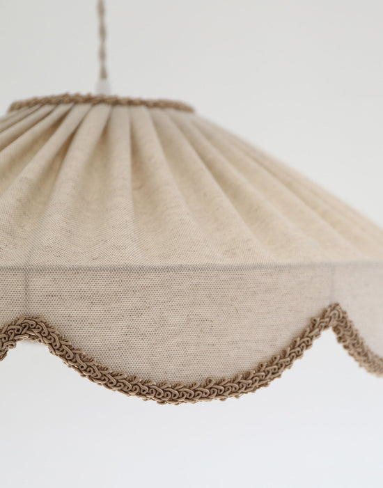 Floral-Shaped Pendant Light Solid Cosette “Classic”
